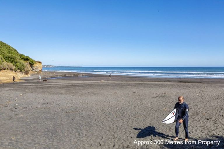 Photo of property in 8 Maui Place, Spotswood, New Plymouth, 4310