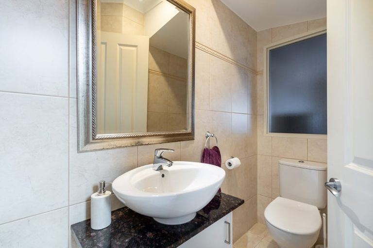 Photo of property in 8a Lupetti Rise, West Harbour, Auckland, 0618