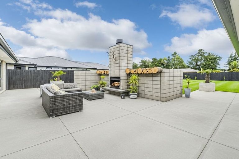 Photo of property in 8 Perendale Place, Kirwee, 7571