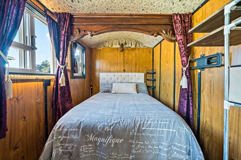 Photo of property in 1132a Old North Road, Helensville, Waimauku, 0882