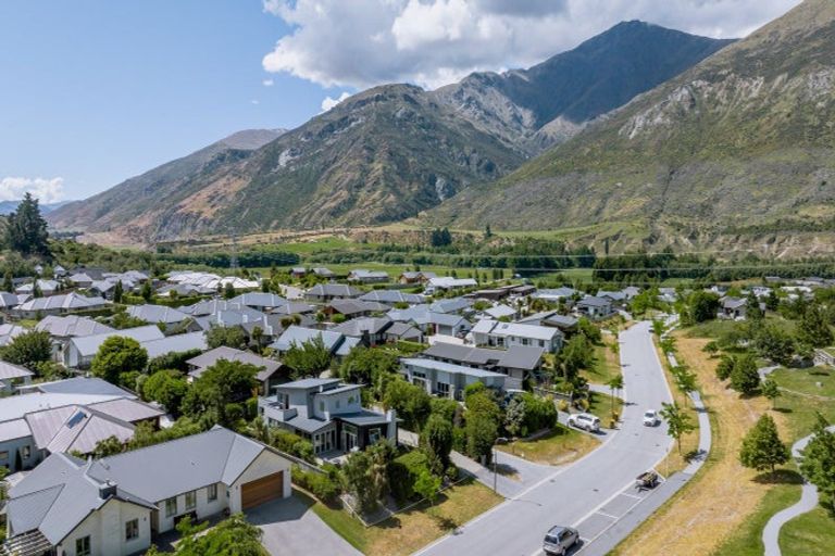 Photo of property in 3 Rere Road, Lake Hayes, Queenstown, 9304