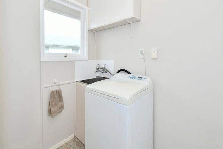 Photo of property in 31 Gossamer Drive, Pakuranga Heights, Auckland, 2010