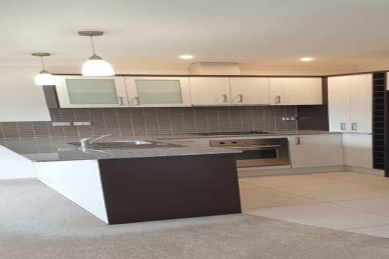 Photo of property in 33 Thomas Moore Place, Pukekohe, 2120