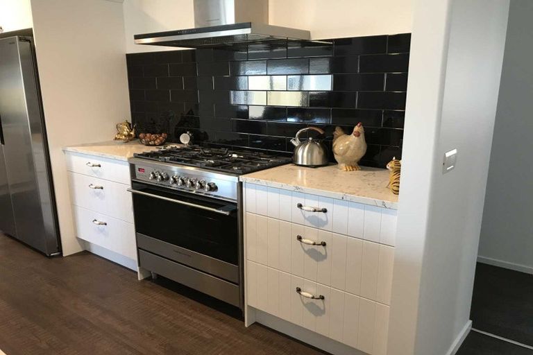 Photo of property in 9 Lady Jocelyn Place, Whitianga, 3510