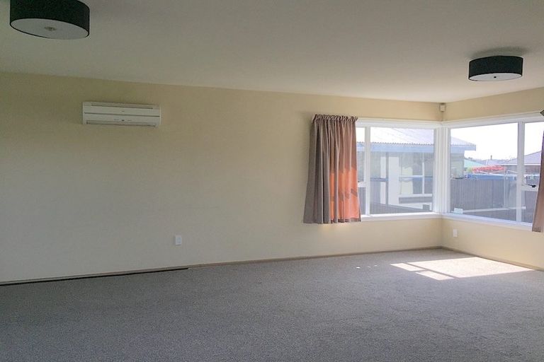 Photo of property in 4 Oriana Crescent, Hornby, Christchurch, 8042