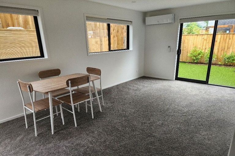 Photo of property in 11/22 Yeovil Road, Te Atatu Peninsula, Auckland, 0610