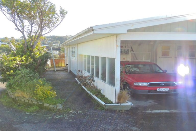Photo of property in 5 Glen Alton Avenue, Paparangi, Wellington, 6037