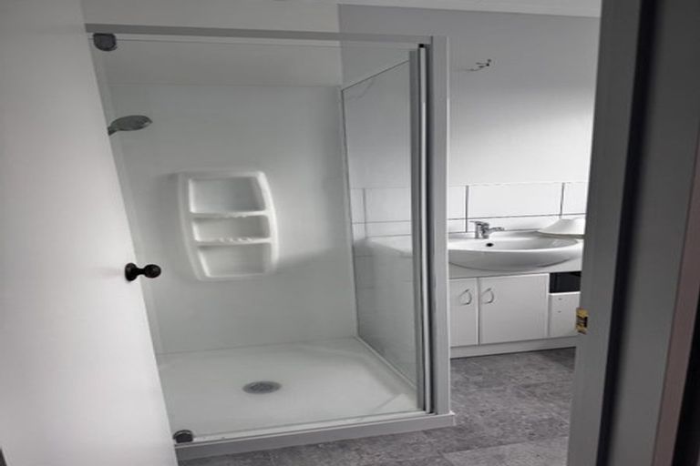 Photo of property in 2a Hilton Grove, Kelvin Grove, Palmerston North, 4414