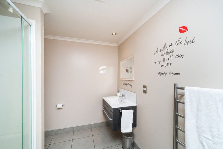 Photo of property in 74 Lincoln Street, Ashhurst, 4810