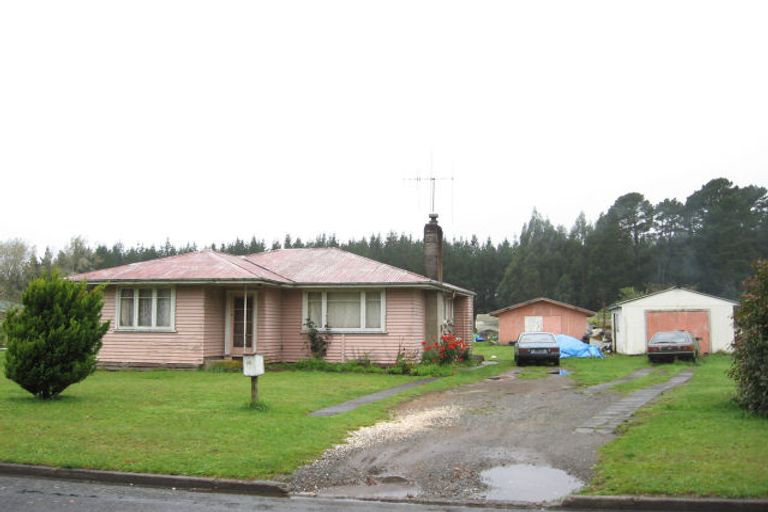 Photo of property in 35 Dumfries Road, Tokoroa, 3420