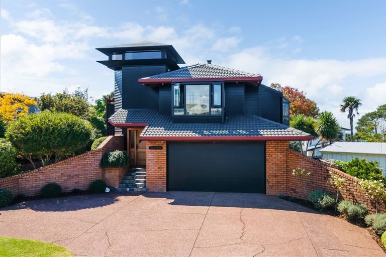 Photo of property in 8 Tui Street, Torbay, Auckland, 0630
