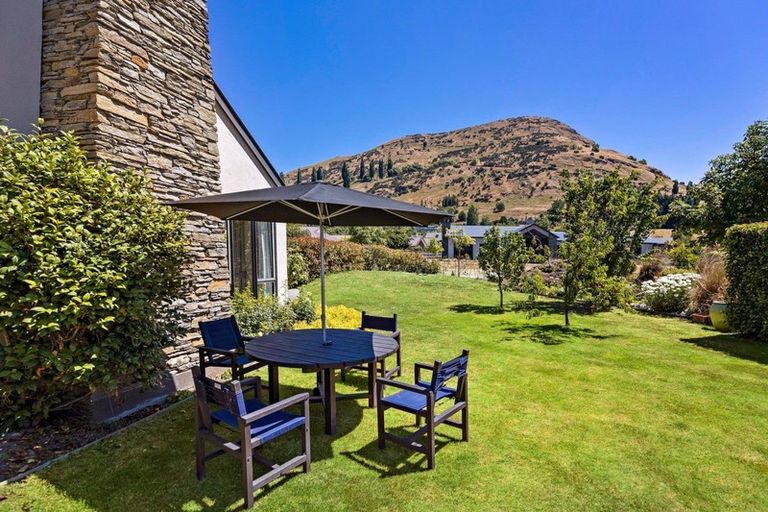 Photo of property in 2 Wellswood Way, Lower Shotover, Queenstown, 9371