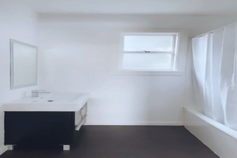 Photo of property in 102 Malcolm Avenue, Beckenham, Christchurch, 8023