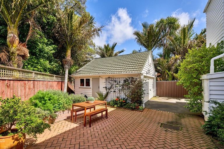 Photo of property in 2 Hautana Square, Woburn, Lower Hutt, 5010
