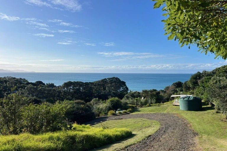 Photo of property in 28 Gray Avenue, Kuaotunu West, Whitianga, 3592