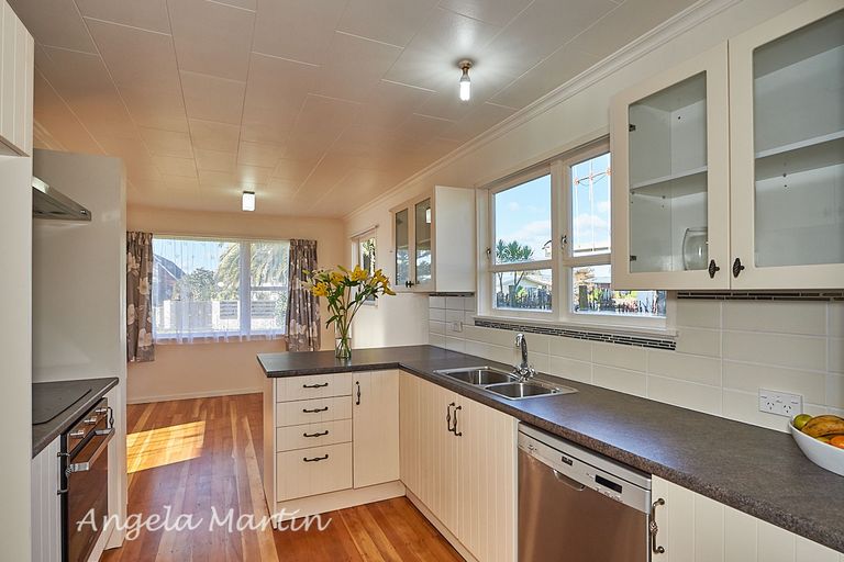 Photo of property in 4 Panako Place, Awapuni, Palmerston North, 4412