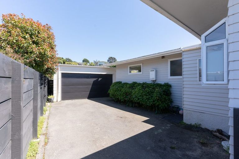 Photo of property in 4 Chudleigh Grove, Churton Park, Wellington, 6037