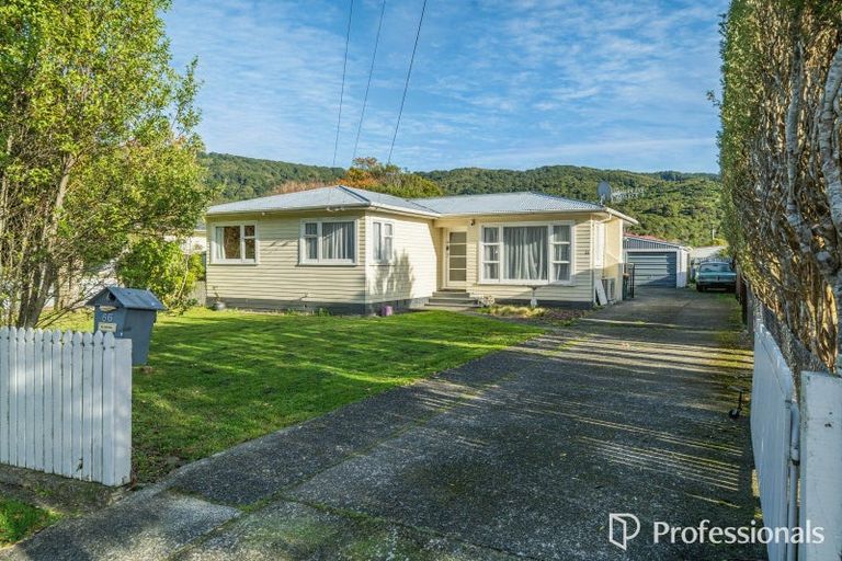 Photo of property in 66 Peel Place, Wainuiomata, Lower Hutt, 5014