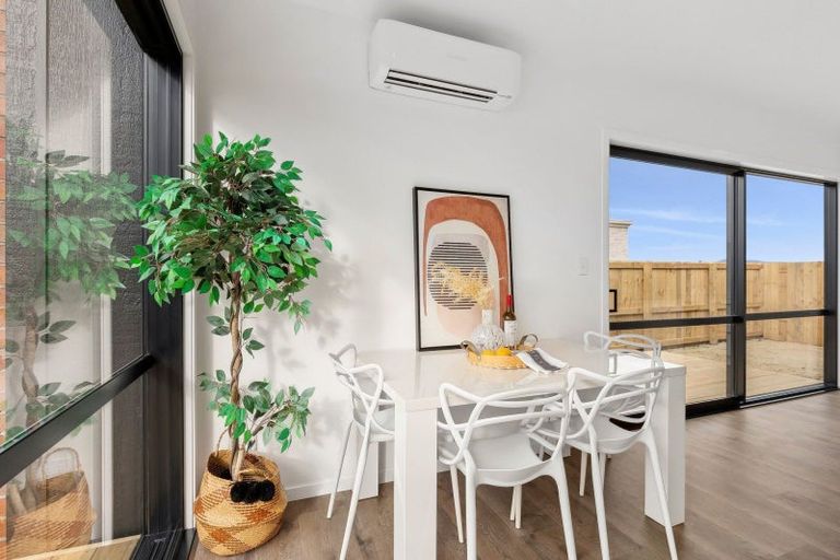 Photo of property in 16 One Haruru Street, Cambridge, 3493