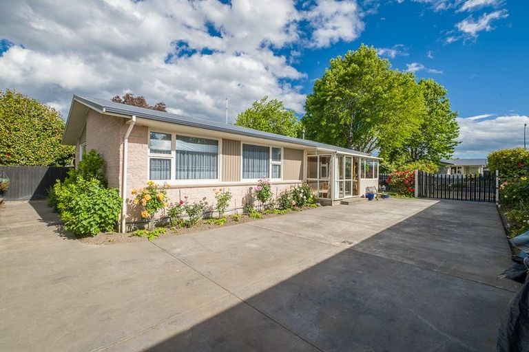 Photo of property in 72 Woodbury Street, Russley, Christchurch, 8042