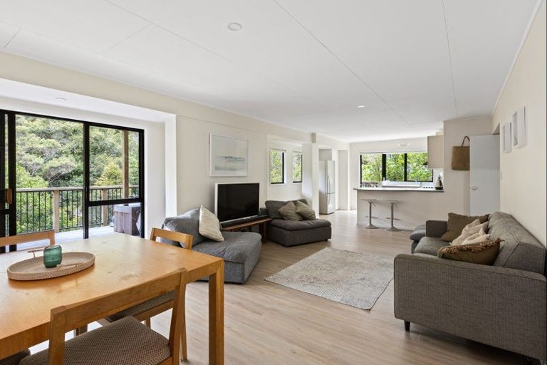 Photo of property in 33 Homewood Place, Chatswood, Auckland, 0626