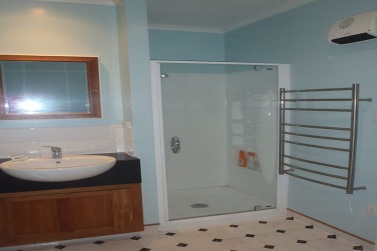 Photo of property in 57 Bedford Street, Northland, Wellington, 6012