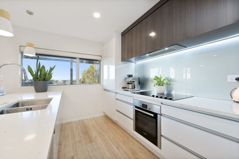 Photo of property in 64 Cirrus Way, Ranui, Auckland, 0612