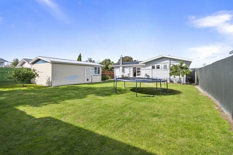 Photo of property in 18 Tararua Terrace, Cloverlea, Palmerston North, 4412