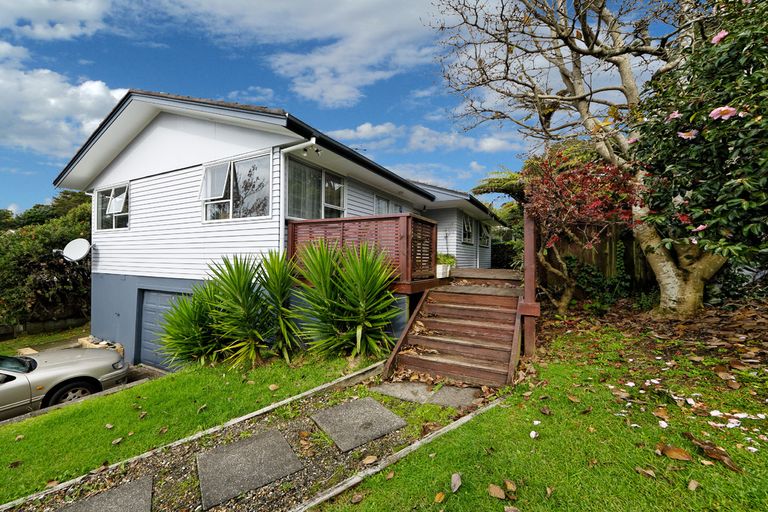 Photo of property in 40 Lemnos Place, Titirangi, Auckland, 0604