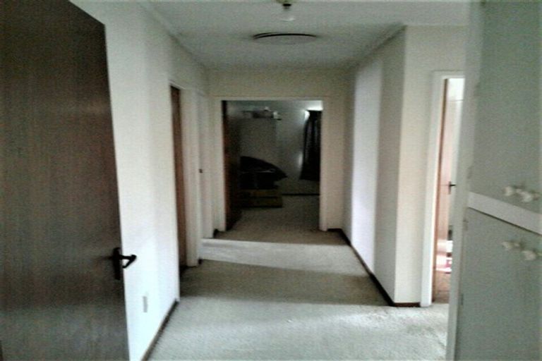 Photo of property in 9 Rathgar Road, Henderson, Auckland, 0610