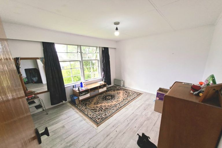 Photo of property in 49 Franklyn Road, Tawa, Wellington, 5028