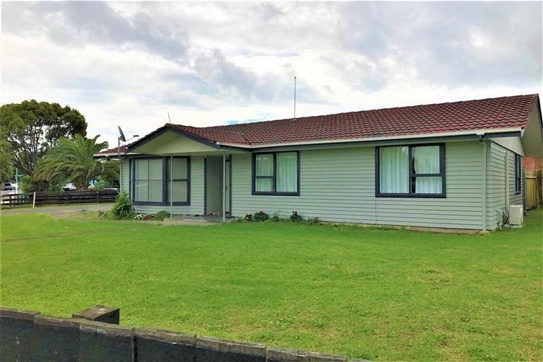 Photo of property in 19 Burbank Avenue, Manurewa, Auckland, 2102