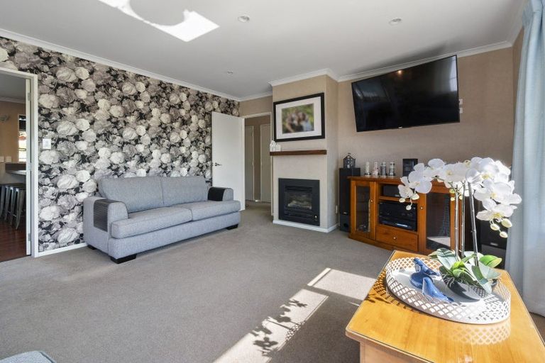 Photo of property in 36 Geneva Terrace, Kelvin Grove, Palmerston North, 4414