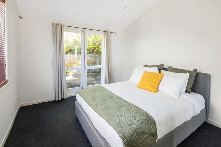 Photo of property in 301 Karaka Bay Road, Karaka Bays, Wellington, 6022