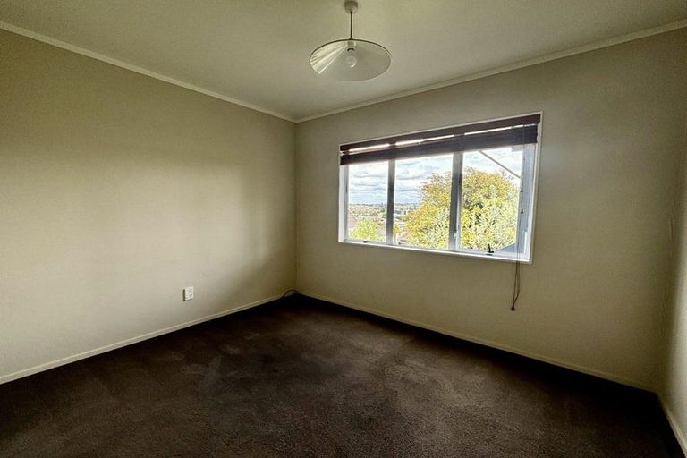 Photo of property in 1 Gosford Drive, Botany Downs, Auckland, 2010