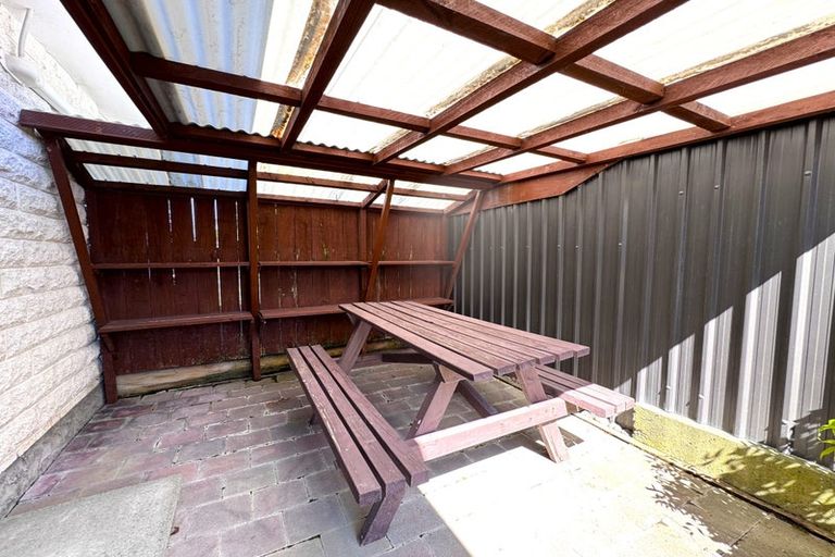 Photo of property in 1 Pinedale Parade, Milson, Palmerston North, 4414