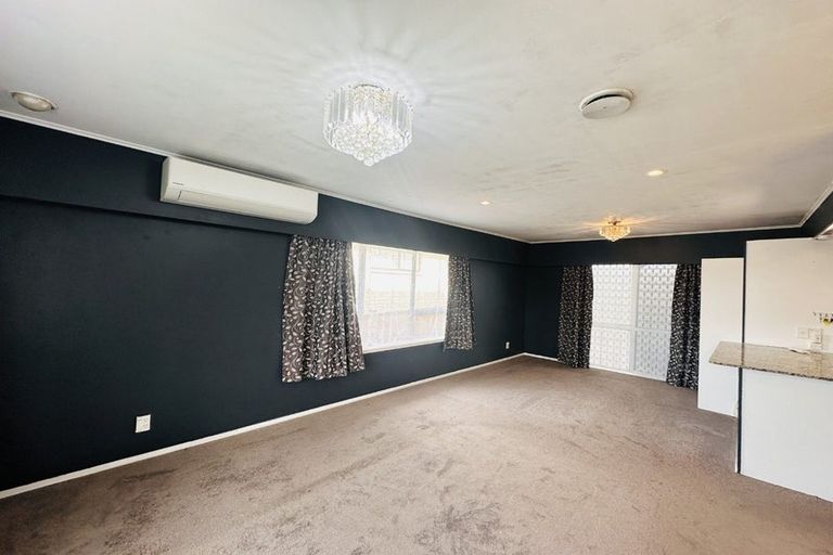 Photo of property in 86 Rosehill Drive, Rosehill, Papakura, 2113
