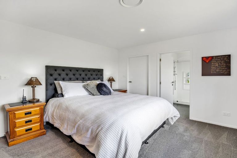 Photo of property in 17 Westwood Drive, Aokautere, Palmerston North, 4471