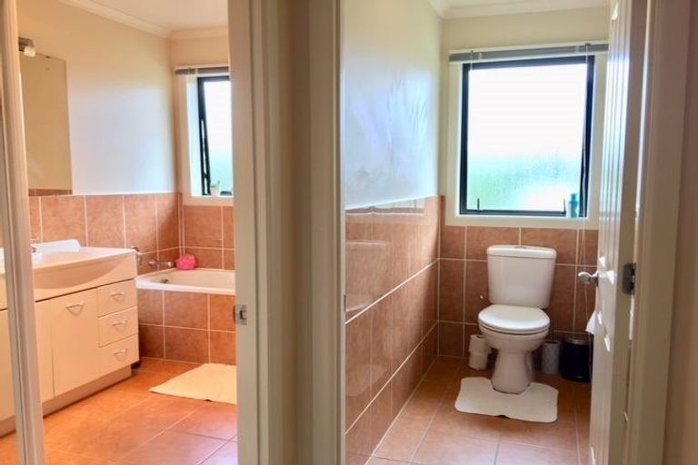 Photo of property in 21 Toomer Place, Beachlands, Auckland, 2018