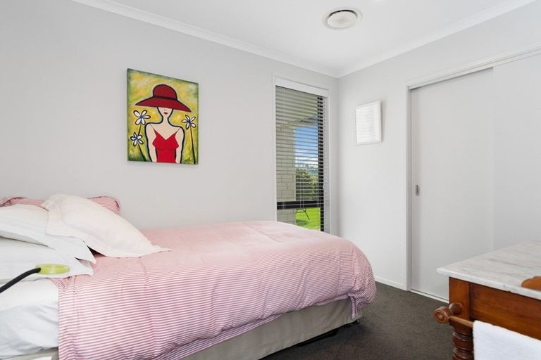 Photo of property in 4 Mckenna Lane, Omokoroa, 3114