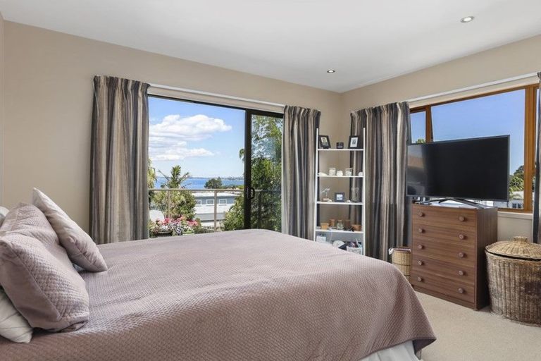 Photo of property in 35 Toroa Street, Torbay, Auckland, 0630