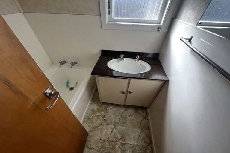 Photo of property in 7 Norma Avenue, Te Atatu South, Auckland, 0610