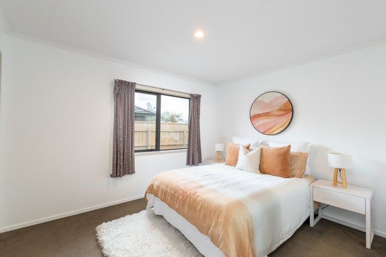 Photo of property in 52 Sunstone Crescent, Brown Owl, Upper Hutt, 5018