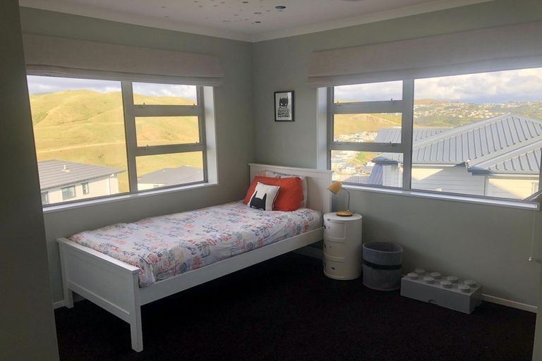 Photo of property in 120 Amesbury Drive, Churton Park, Wellington, 6037