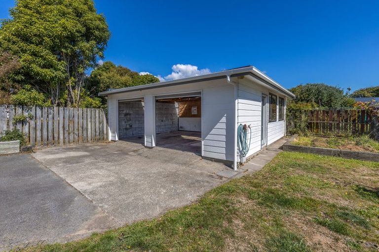 Photo of property in 7 Kanawa Street, Waikanae, 5036