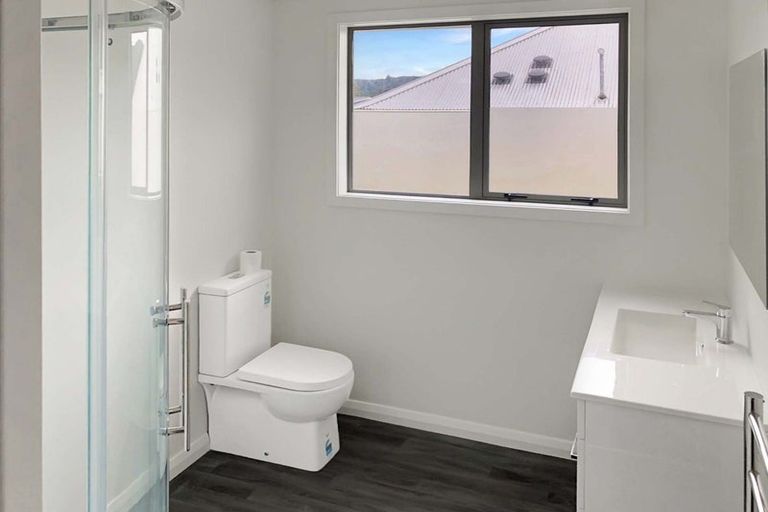 Photo of property in 60 Delaney Drive, Stokes Valley, Lower Hutt, 5019