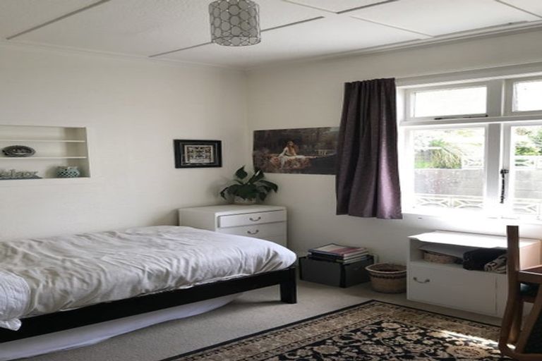 Photo of property in 76 Mitchell Street, Brooklyn, Wellington, 6021