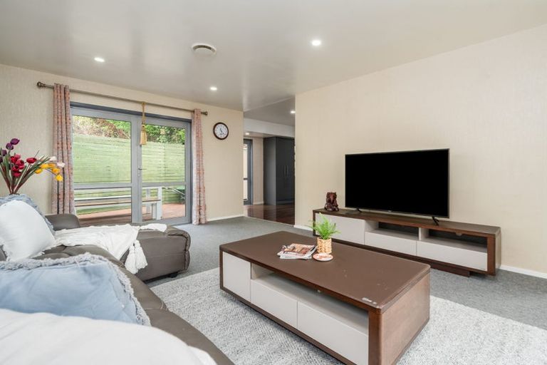 Photo of property in 59 Amesbury Drive, Churton Park, Wellington, 6037