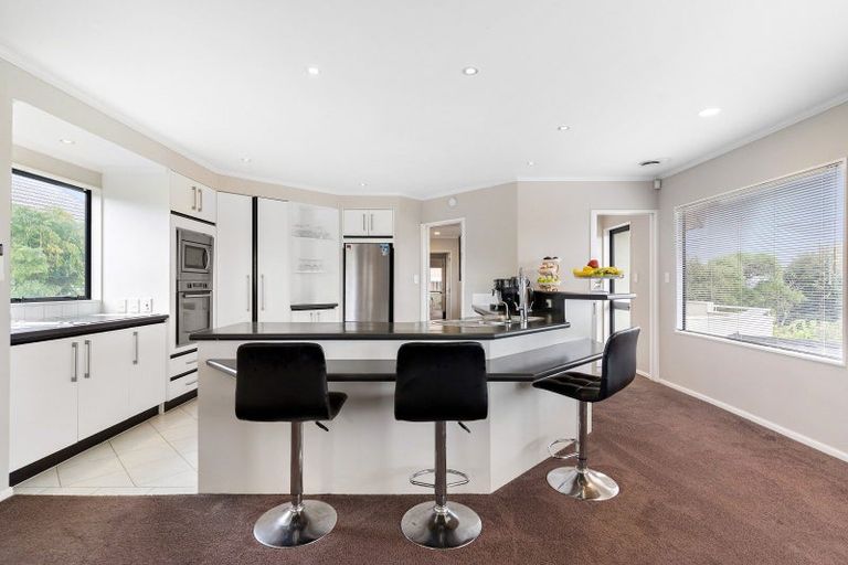 Photo of property in 8 Chiania Place, Somerville, Auckland, 2014