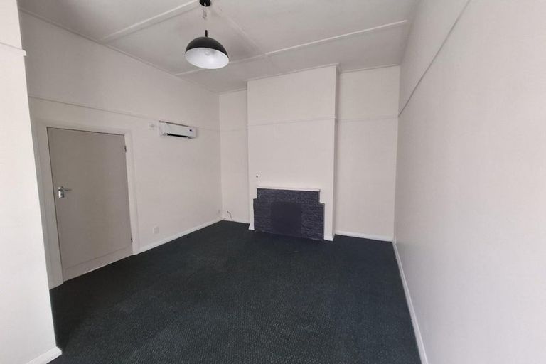 Photo of property in 25 Myrtle Crescent, Mount Cook, Wellington, 6021